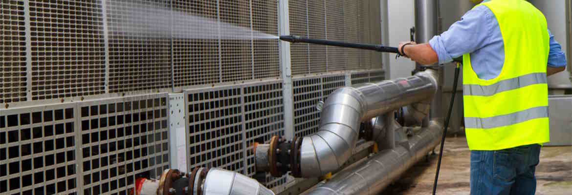 Industriereinigung, user Service für professionelle Reinigung von Maschinen und Produktionsanlagen